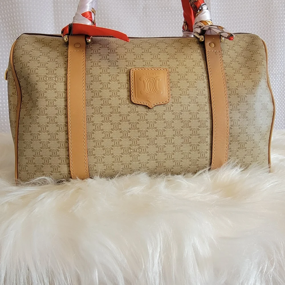 CELINE - Picture 1 of 16